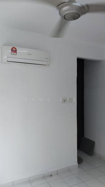 Apartment for Rent at Pangsapuri Mawar - Benz Lee - PropertyGuru.com.my