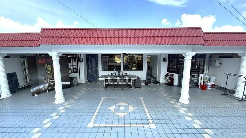 Shop for Rent in Taman Century (Johor Bahru) - Caryn Ter - Exterior - PropertyGuru.com.my