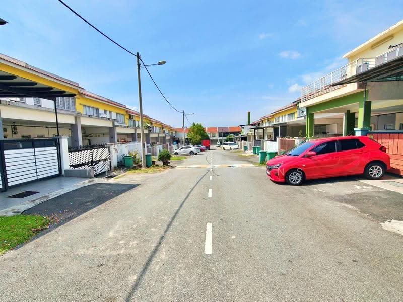 2-storey Terraced House for Sale in Bandar Rinching (Semenyih) - NIK ASYRAF NS - Exterior - PropertyGuru.com.my