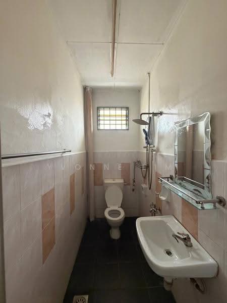 2-storey Terraced House for Sale in Bandar Putra Kulai (Kulai) - Yvonne Lim - Bathroom - PropertyGuru.com.my