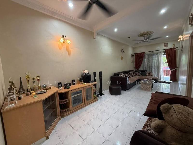 Rumah Teres 1-Tingkat untuk Dijual di Puncak Jelapang Maju (Ipoh) - Joseph Wong - Living Room - PropertyGuru.com.my