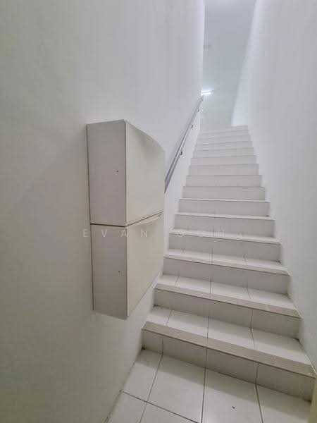Townhouse for Rent in Taman Putra Perdana (Puchong) - Evan Goh - Corridor - PropertyGuru.com.my