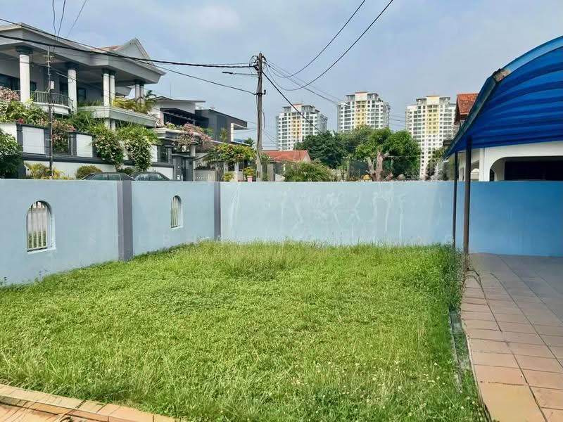 Semi-Detached House for Sale in Kampung Tunku (Petaling Jaya) - Stephanie Chong - Exterior - PropertyGuru.com.my