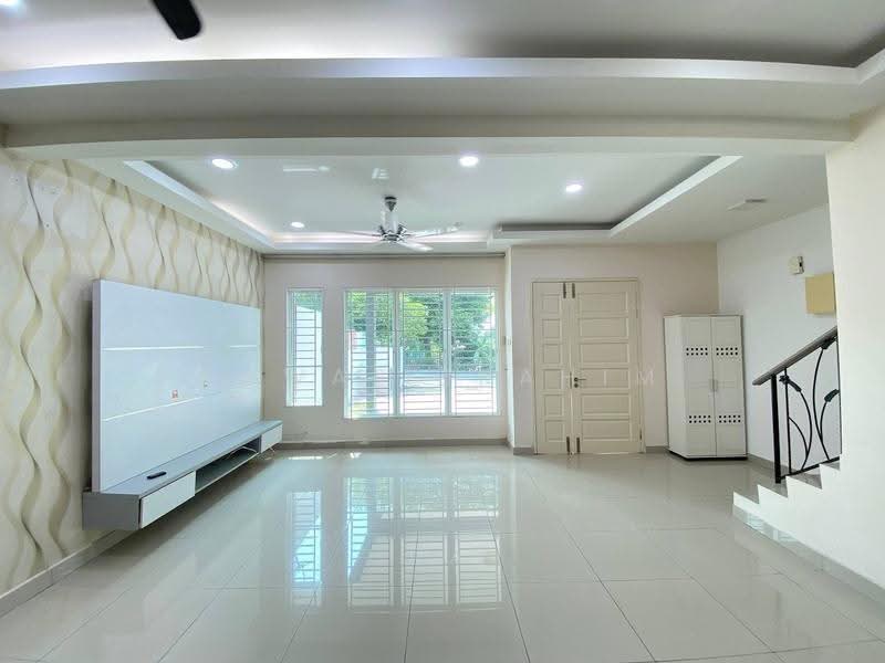 Rumah Teres 2-Tingkat untuk Dijual di Bandar Tun Hussein Onn (Cheras) - Hawa Ibrahim - Living Room - PropertyGuru.com.my