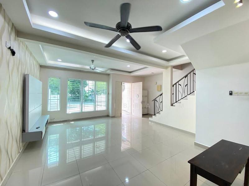 Rumah Teres 2-Tingkat untuk Dijual di Bandar Tun Hussein Onn (Cheras) - Hawa Ibrahim - Living Room - PropertyGuru.com.my