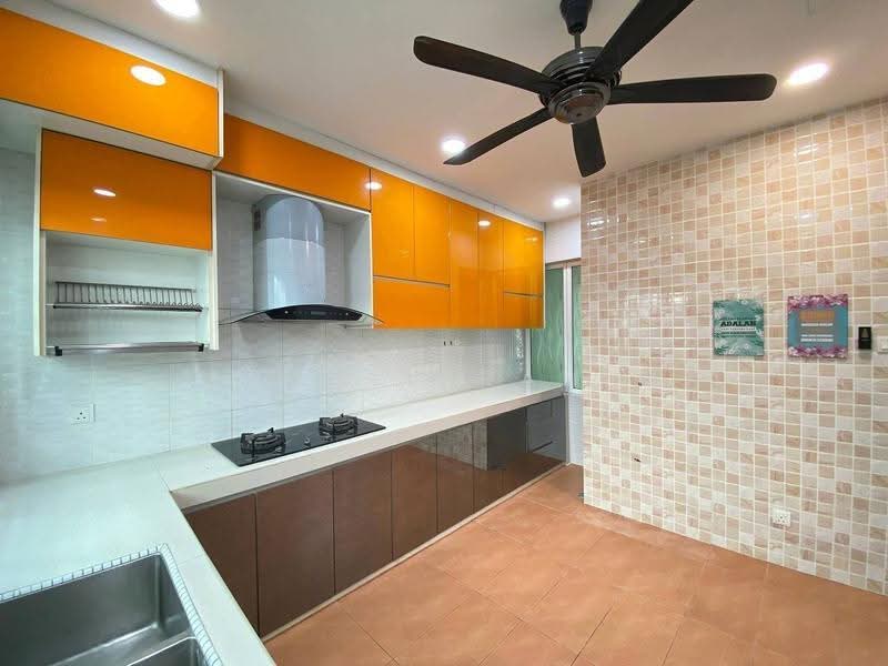 Rumah Teres 2-Tingkat untuk Dijual di Bandar Tun Hussein Onn (Cheras) - Hawa Ibrahim - Kitchen - PropertyGuru.com.my