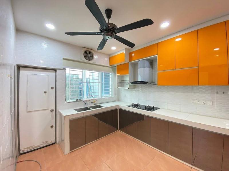 Rumah Teres 2-Tingkat untuk Dijual di Bandar Tun Hussein Onn (Cheras) - Hawa Ibrahim - Kitchen - PropertyGuru.com.my