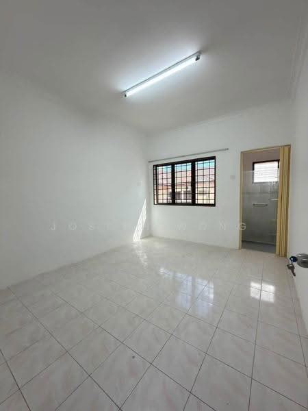 Rumah Teres 2-Tingkat untuk Dijual di Gunung Rapat (Ipoh) - Joseph Wong - Living Room - PropertyGuru.com.my