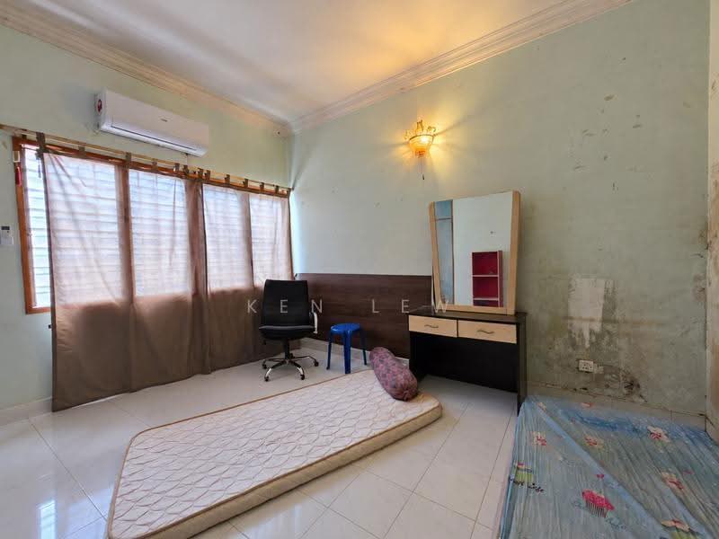 2-storey Terraced House for Sale in Taman Segar (Cheras) - Ken Lew - Bedroom - PropertyGuru.com.my