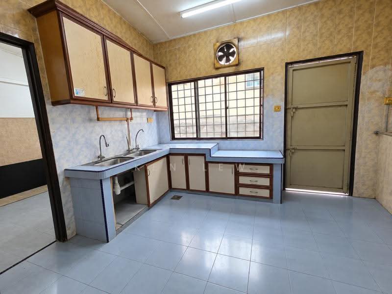 2-storey Terraced House for Sale in Taman Segar (Cheras) - Ken Lew - Kitchen - PropertyGuru.com.my