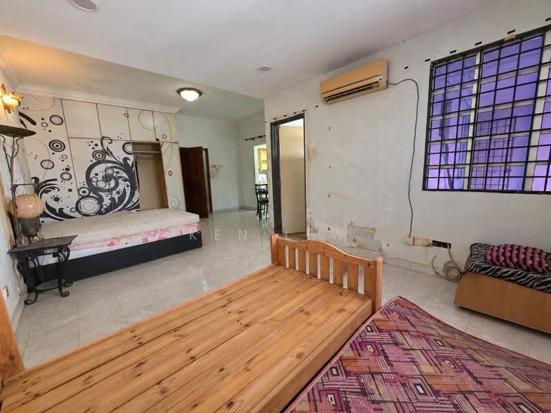 2-storey Terraced House for Sale in Taman Segar (Cheras) - Ken Lew - Bedroom - PropertyGuru.com.my