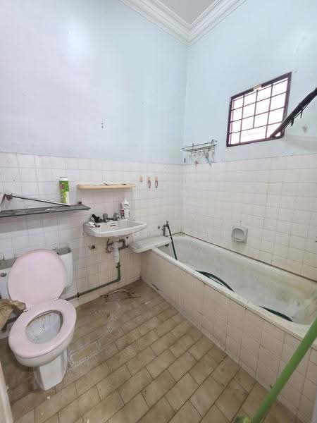 2-storey Terraced House for Sale in Taman Segar (Cheras) - Ken Lew - Bathroom - PropertyGuru.com.my