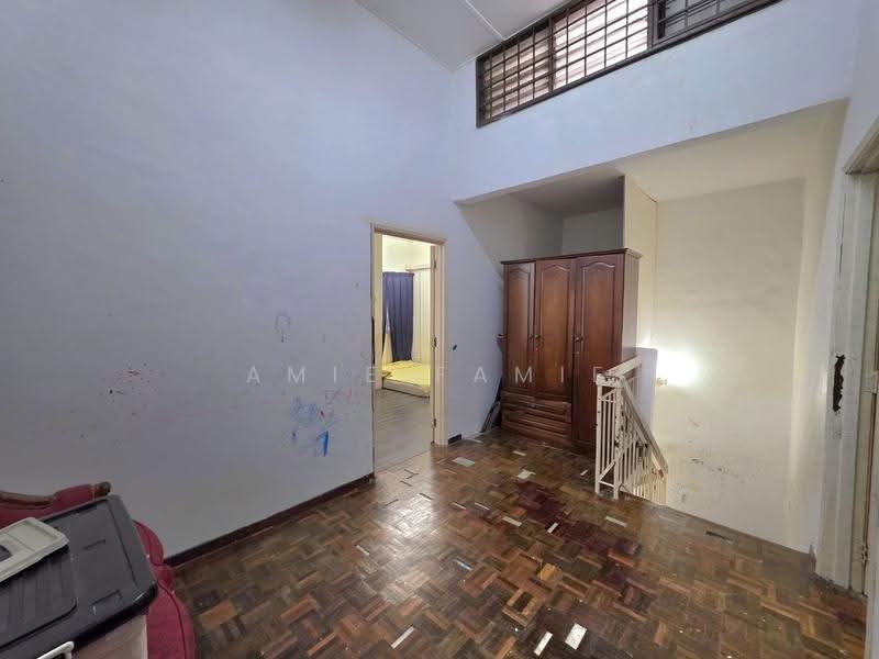 2-storey Terraced House for Sale in Seksyen 8 (Bangi) - Amie Famie - PropertyGuru.com.my