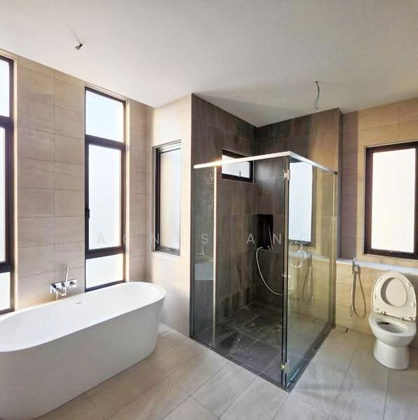 Rumah Berkembar untuk Disewa di Telok Panglima Garang (Selangor) - Agnes Ang - Bathroom - PropertyGuru.com.my