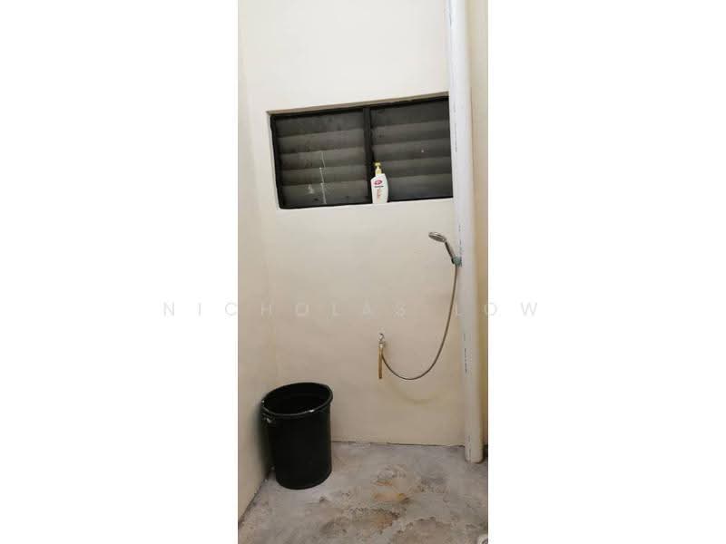 Flat for Rent at Taman Flora Heights - Nicholas Low - Bathroom - PropertyGuru.com.my
