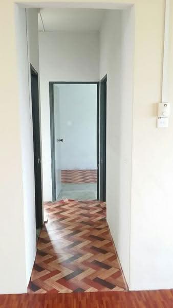 Flat for Rent at Taman Flora Heights - Nicholas Low - Corridor - PropertyGuru.com.my
