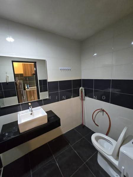 Kediaman Servis untuk Disewa di D'Inspire Residence (Inspira Bestari) - Jasmine Ong - Bathroom - PropertyGuru.com.my