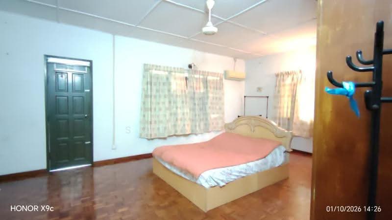Semi-Detached House for Sale in Taman Gembira (Klang) - Sara Ooi - Bedroom - PropertyGuru.com.my