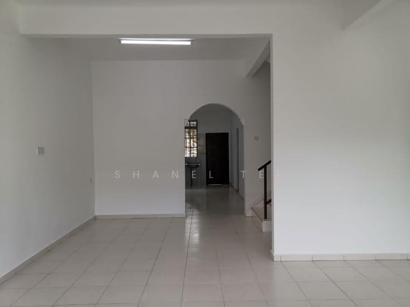2-storey Terraced House for Sale in Taman Perwira Jaya (Kluang) - Shanel Tee - Living Room - PropertyGuru.com.my