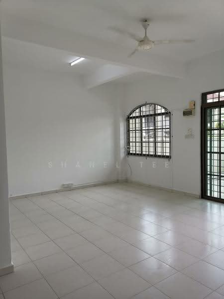 2-storey Terraced House for Sale in Taman Perwira Jaya (Kluang) - Shanel Tee - Living Room - PropertyGuru.com.my