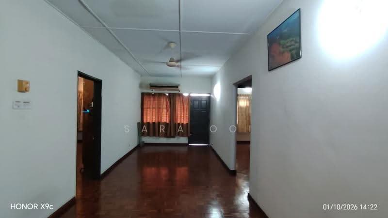 Semi-Detached House for Sale in Taman Gembira (Klang) - Sara Ooi - Living Room - PropertyGuru.com.my