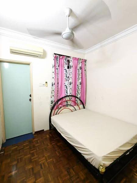 2-storey Terraced House for Rent in Bandar Baru Permas Jaya (Permas Jaya) - Nurul Anis Sabrina Mohd Nasir - Bedroom - PropertyGuru.com.my