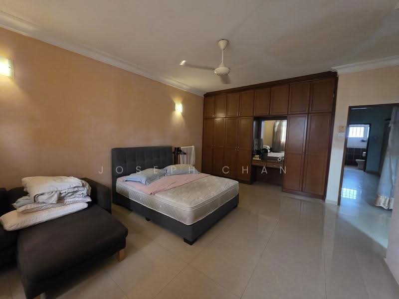 Rumah Berkembar untuk Dijual di Seksyen 9 (Shah Alam) - Joseph Chan - Bedroom - PropertyGuru.com.my
