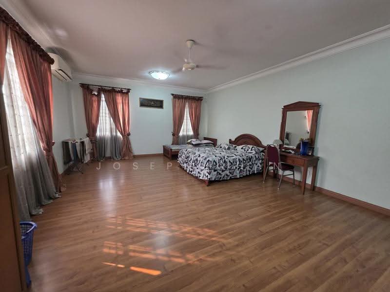 Rumah Berkembar untuk Dijual di Seksyen 9 (Shah Alam) - Joseph Chan - Bedroom - PropertyGuru.com.my