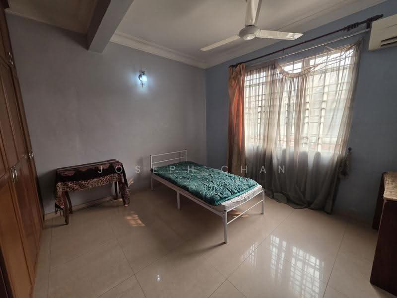 Rumah Berkembar untuk Dijual di Seksyen 9 (Shah Alam) - Joseph Chan - Bedroom - PropertyGuru.com.my