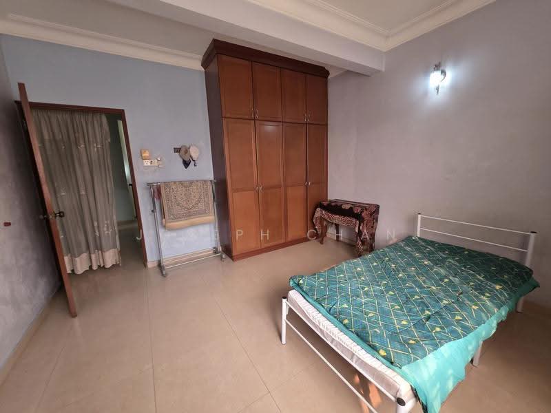 Rumah Berkembar untuk Dijual di Seksyen 9 (Shah Alam) - Joseph Chan - Bedroom - PropertyGuru.com.my