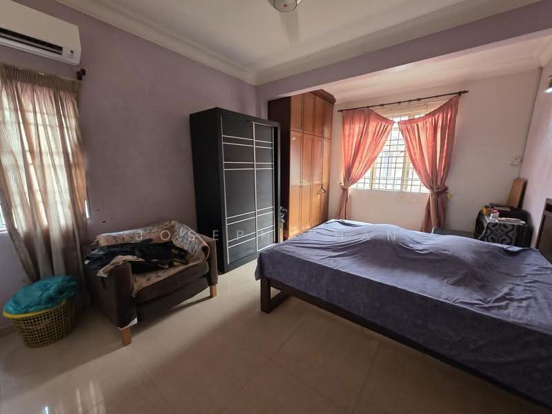 Rumah Berkembar untuk Dijual di Seksyen 9 (Shah Alam) - Joseph Chan - Bedroom - PropertyGuru.com.my