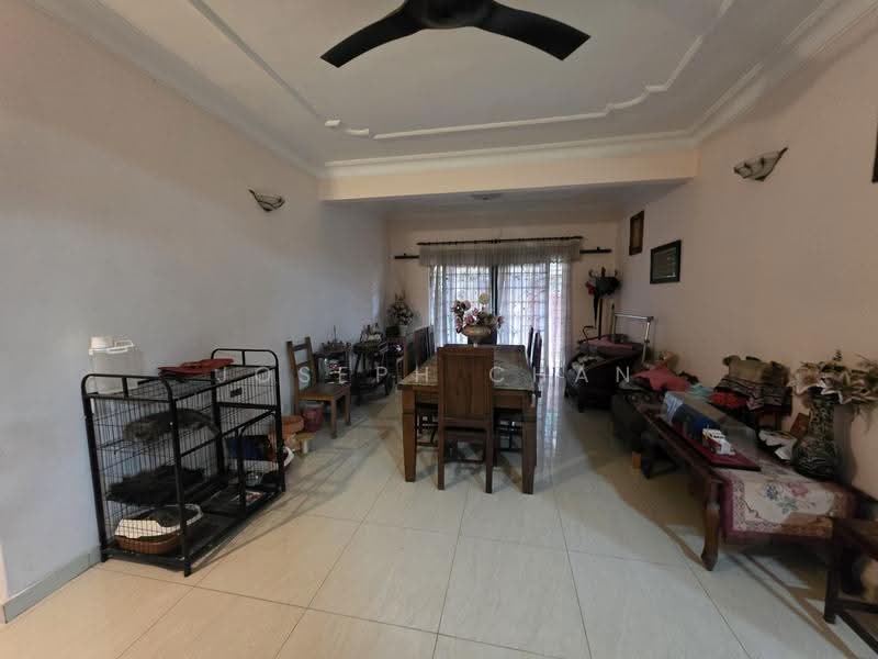 Rumah Berkembar untuk Dijual di Seksyen 9 (Shah Alam) - Joseph Chan - Living Room - PropertyGuru.com.my