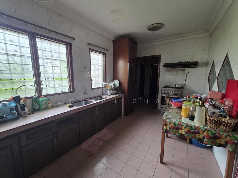 Rumah Berkembar untuk Dijual di Seksyen 9 (Shah Alam) - Joseph Chan - Kitchen - PropertyGuru.com.my