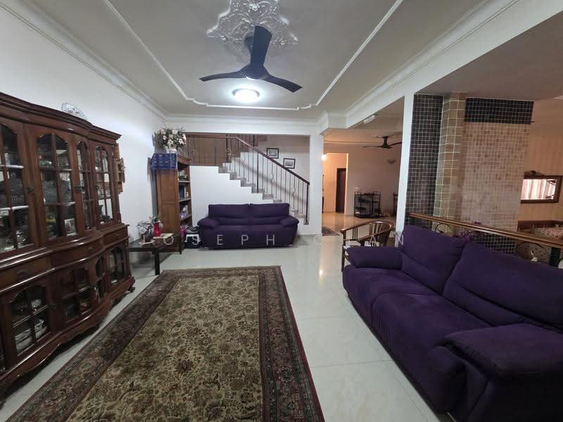 Rumah Berkembar untuk Dijual di Seksyen 9 (Shah Alam) - Joseph Chan - Living Room - PropertyGuru.com.my