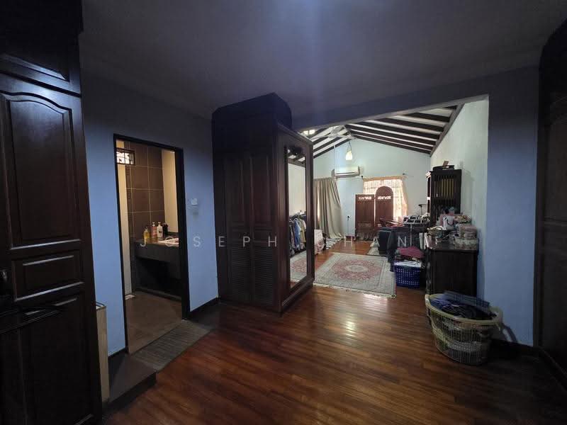 Rumah Berkembar untuk Dijual di Seksyen 9 (Shah Alam) - Joseph Chan - Bathroom - PropertyGuru.com.my