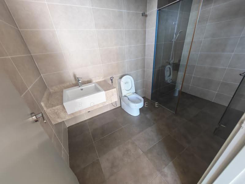 Rumah Berkembar untuk Dijual di Desa Petaling (Kuala Lumpur) - Bobo Lee - Bathroom - PropertyGuru.com.my