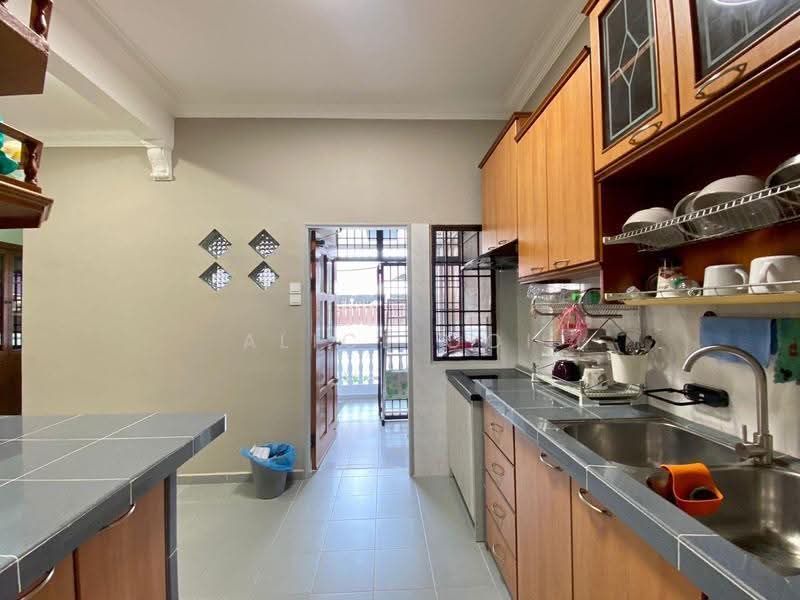 2-storey Terraced House for Sale in Tanjung Bungah (Penang) - Alice Ooi - Kitchen - PropertyGuru.com.my