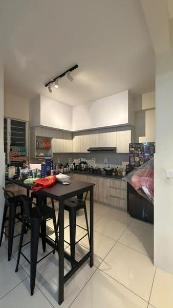 Kondominium untuk Dijual di Pangsapuri Kamelia (Camellia Park) - Leesa Cheah - Kitchen - PropertyGuru.com.my