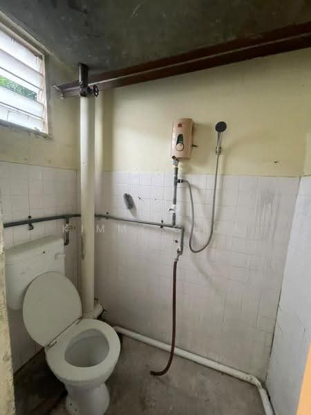 Flat for Sale at Taman Puchong Perdana - Kimmy Chua - Bathroom - PropertyGuru.com.my
