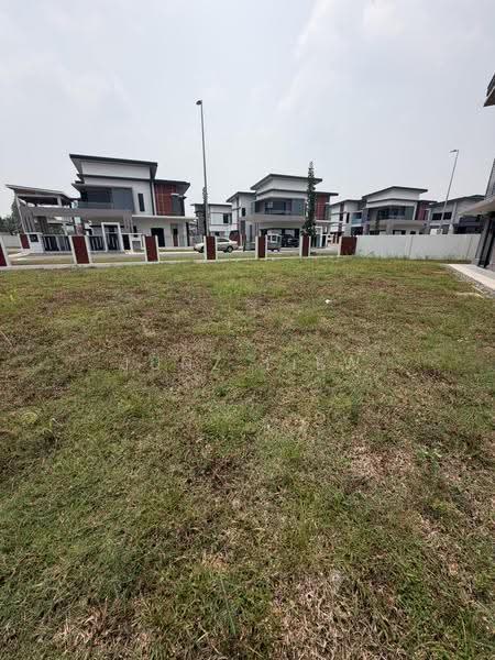 Semi-Detached House for Sale in Johor Bahru (Johor) - Junz Liew - PropertyGuru.com.my