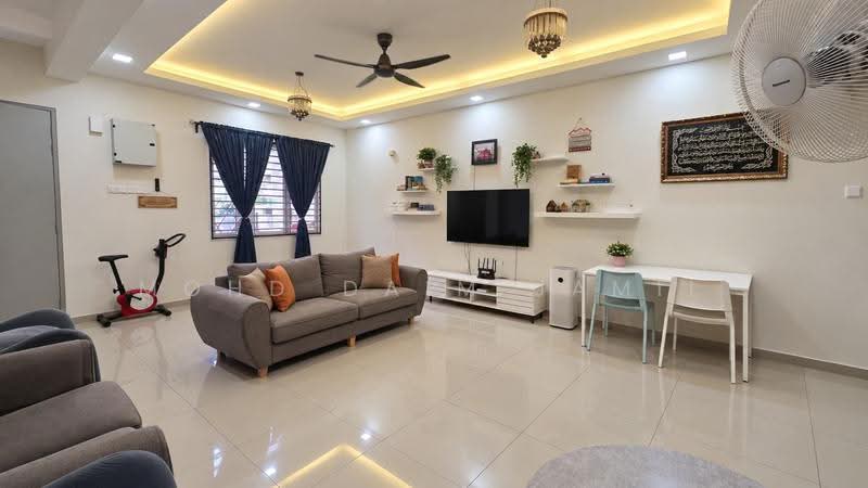 Rumah Teres 2-Tingkat untuk Dijual di Bandar Baru Salak Tinggi (Sepang) - Mohd Daim Jamil - Living Room - PropertyGuru.com.my