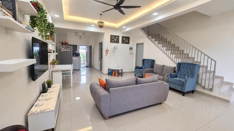 Rumah Teres 2-Tingkat untuk Dijual di Bandar Baru Salak Tinggi (Sepang) - Mohd Daim Jamil - Living Room - PropertyGuru.com.my