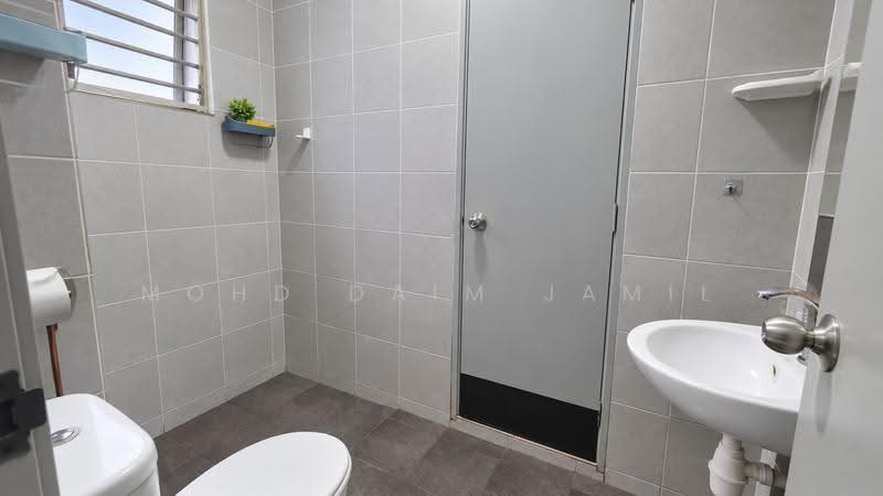 Rumah Teres 2-Tingkat untuk Dijual di Bandar Baru Salak Tinggi (Sepang) - Mohd Daim Jamil - Bathroom - PropertyGuru.com.my