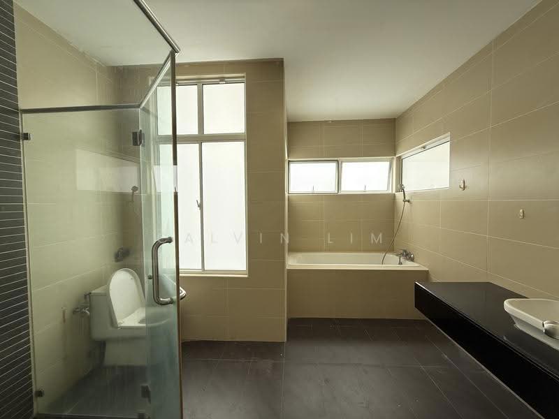 Semi-Detached House for Sale in Setia Eco Park (Setia Alam) - Calvin Lim - Bathroom - PropertyGuru.com.my