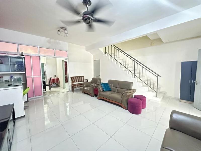 2-storey Terraced House for Sale in Bandar Bukit Beruntung (Bukit Beruntung) - Kelvin . - Living Room - PropertyGuru.com.my