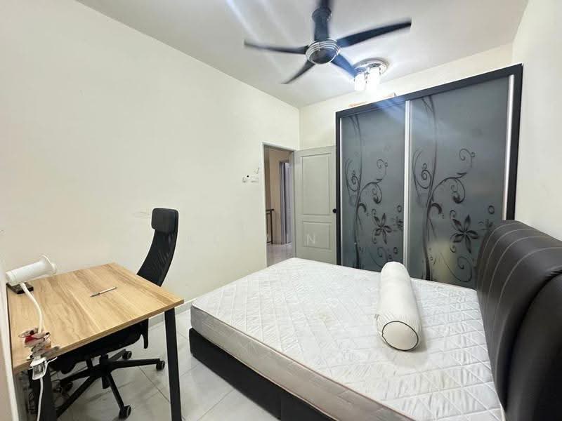 2-storey Terraced House for Sale in Bandar Bukit Beruntung (Bukit Beruntung) - Kelvin . - Bedroom - PropertyGuru.com.my