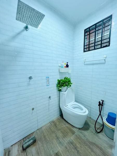 Rumah Kluster untuk Dijual di Bandar Bukit Mahkota (Bangi) - Natira Sulaiman - Bathroom - PropertyGuru.com.my