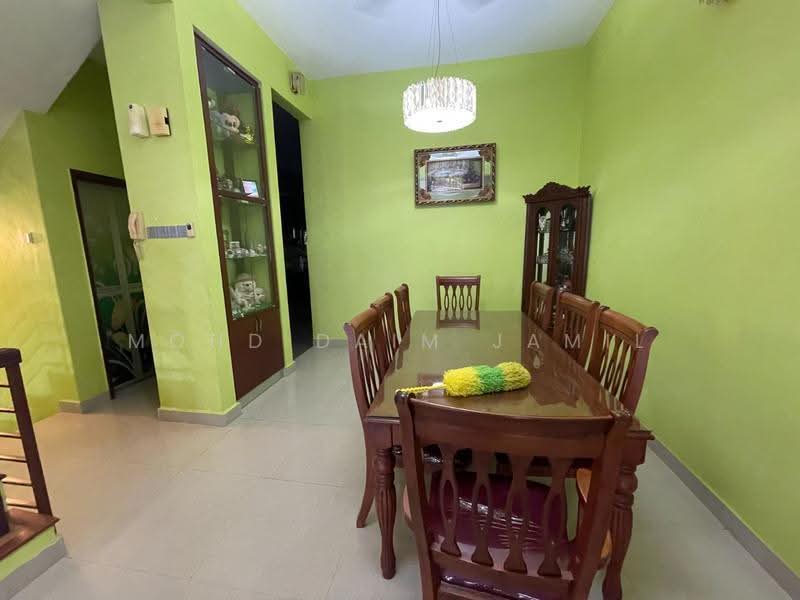 3-storey Terraced House for Sale in Ampang Jaya (Ampang) - Mohd Daim Jamil - Dining Room - PropertyGuru.com.my