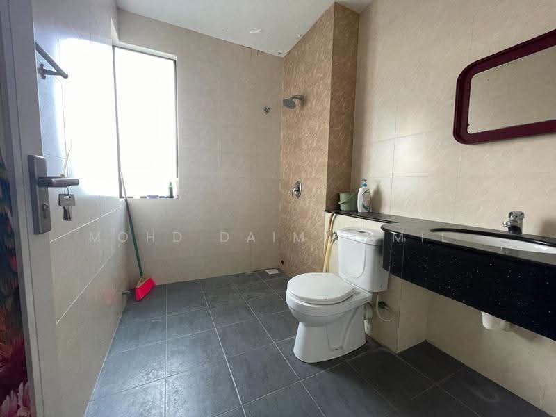 3-storey Terraced House for Sale in Ampang Jaya (Ampang) - Mohd Daim Jamil - Bathroom - PropertyGuru.com.my