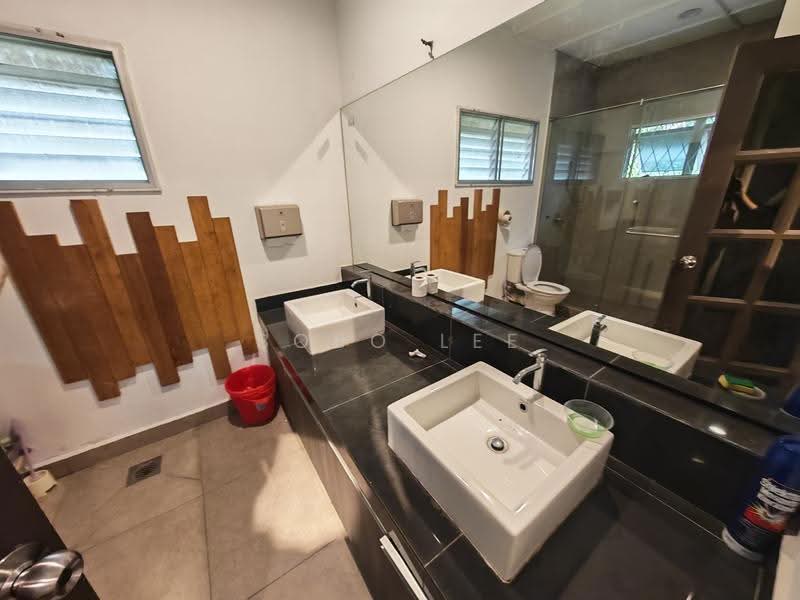 Bungalow House for Sale in Taman Overseas Union (Taman Oug) (Jalan Klang Lama (Old Klang Road)) - Bobo Lee - Bathroom - PropertyGuru.com.my